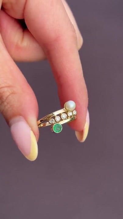 Film of Vintage Emerald Pearl and Diamond 14ct 14k Yellow Gold Bypass Twist Ring