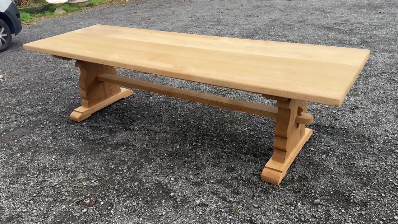 Film of Huge 3 X 1 Meter Oak Farmhouse Dining Table