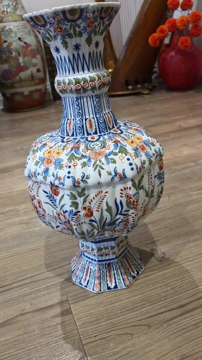 Film of Large 19thc Delft Vase 46cm