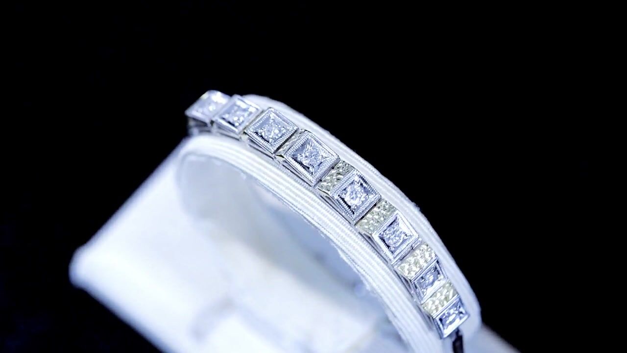 Film of Antique 0.80ct Diamond and 18ct Gold Bracelet Circa 1925