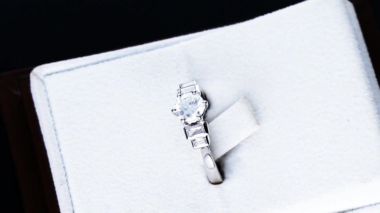 Film of 1.03ct Diamond and 18ct White Gold Solitaire Ring - Art Deco - Antique Circa 1920