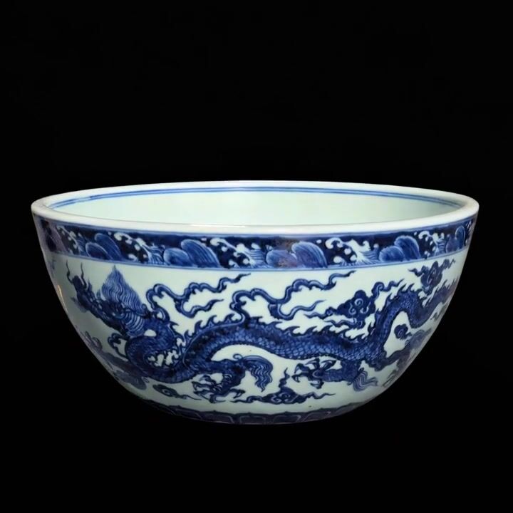 Film of Large 18th-century Imperial Style Blue and White Five-claw Dragon Bowl
