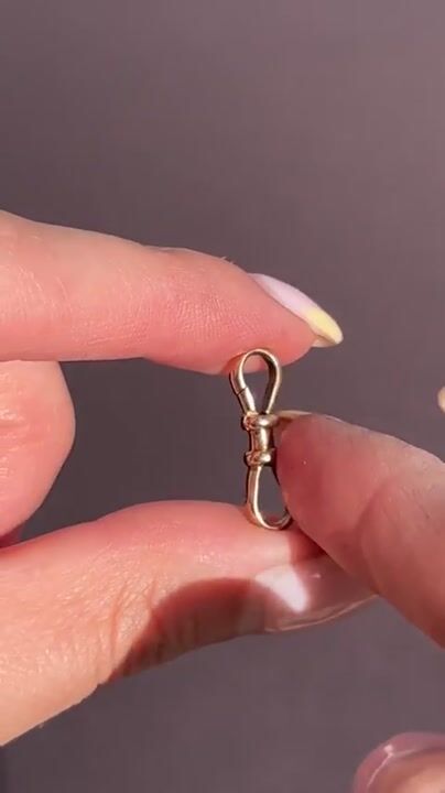 Film of Rare Antique 9ct Gold Double Sided Dog Clip