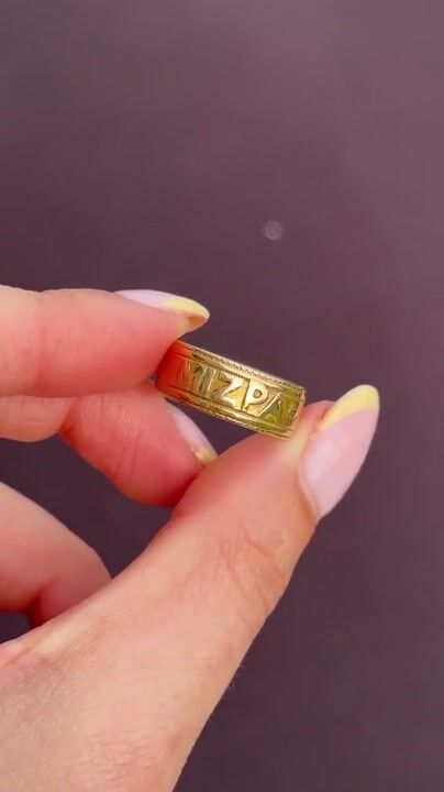 Film of Antique Mizpah 18ct Yellow Gold Band Ring | Birmingham 1887