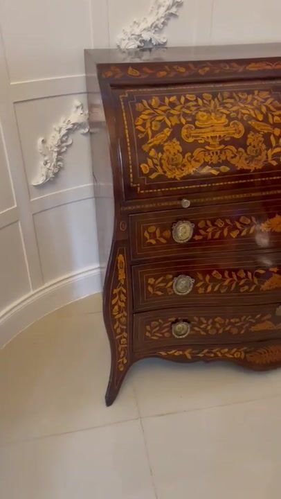 Film of Antique 18th Century Quality Mahogany Floral Marquetry Inlaid Cylinder Bureau
