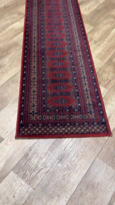 Film of Vintage Traditional Pattern 10ft Carpet Hallway Runner