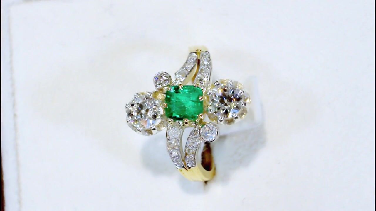 Film of Antique 1.12ct Diamond & 0.60ct Emerald 18ct Yellow Gold Twist Ring Circa 1880