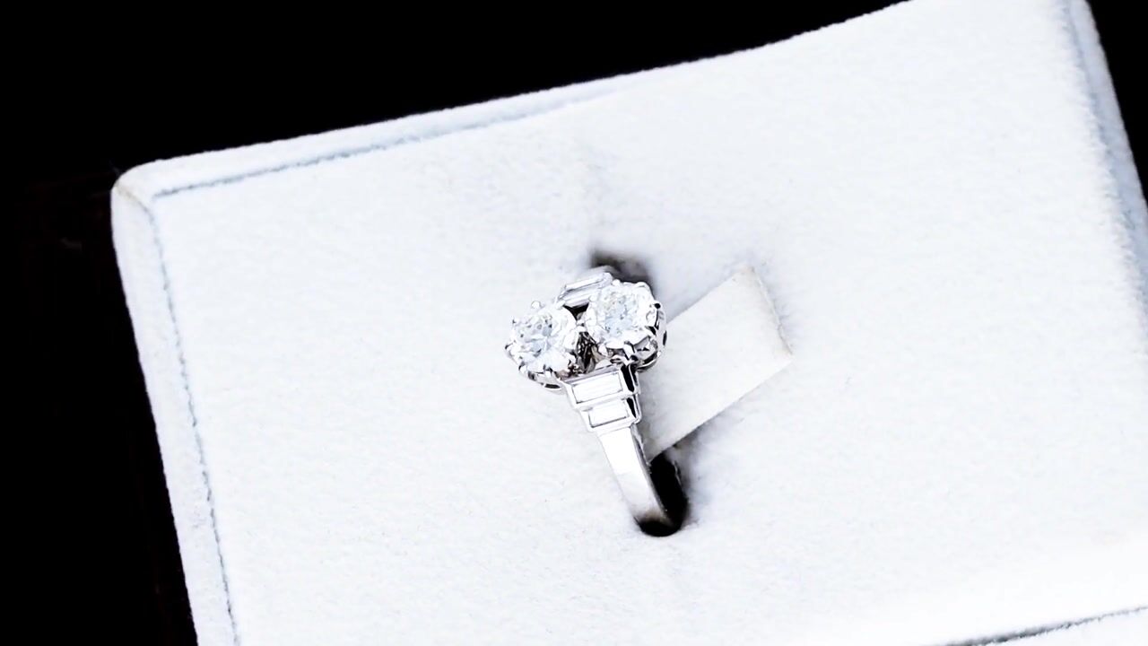 Film of Antique Art Deco 1.29ct Diamond and 18ct White Gold Ring Circa 1925