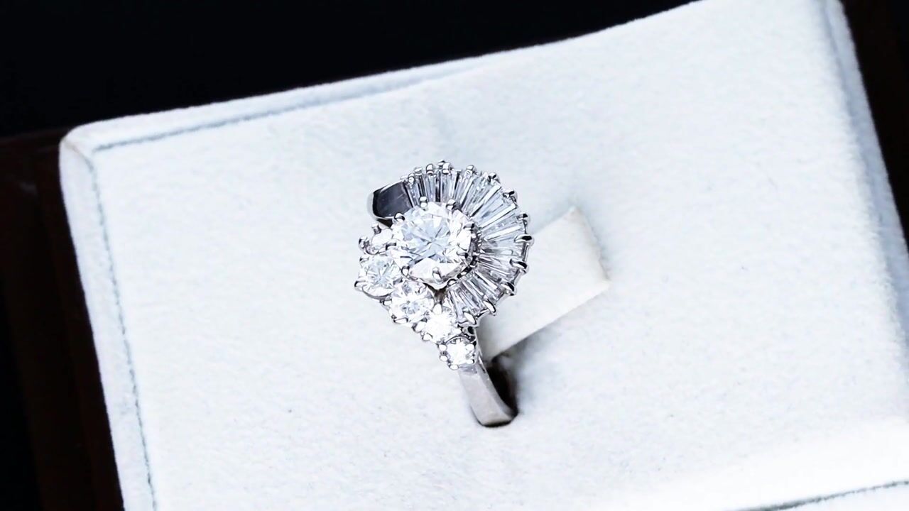 Film of 2.48ct Diamond and 18ct White Gold Cocktail Ring - Art Deco - Antique Circa 1935