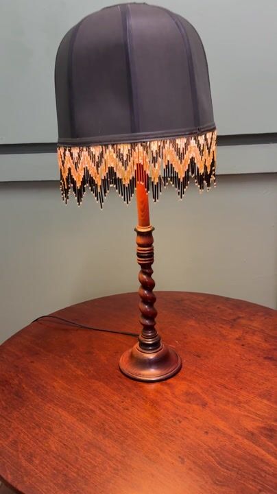 Film of Lovely Turned Barley Twist Table Lamp with Beaded Shade
