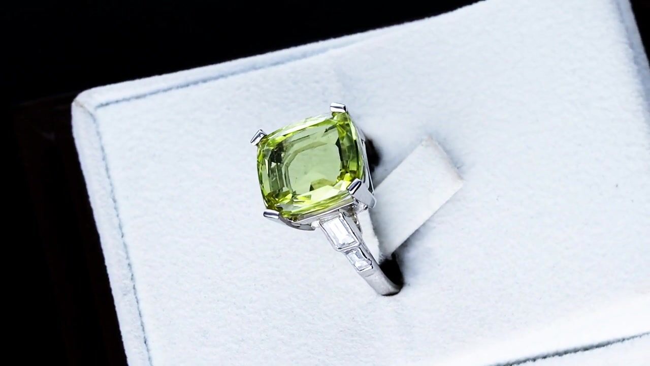 Film of 8.41ct Chrysoberyl and 0.30ct Diamond Platinum Ring - Art Deco - Antique Circa 1935