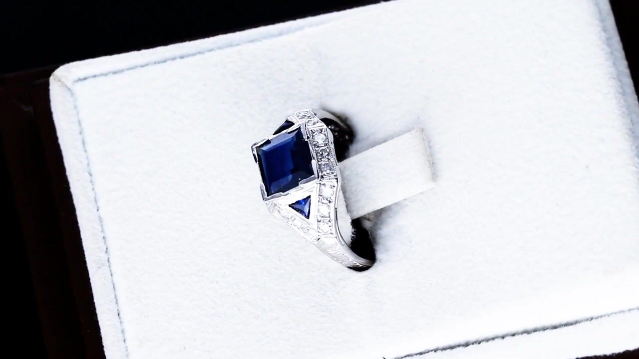Film of Antique Art Deco 1.74ct Sapphire and 0.18ct Diamond Platinum Ring Circa 1935