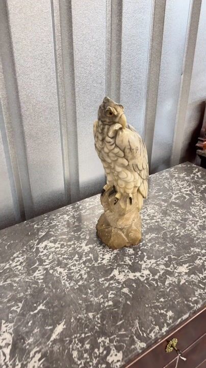 Film of Antique Marble Eagle Statue in Veined Carrara Marble, 19th Century