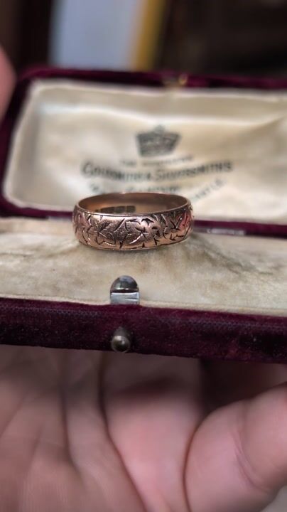 Film of Antique 9ct Rose Gold Wedding Band Ring C1921